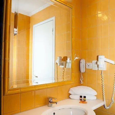 London Otel 3*